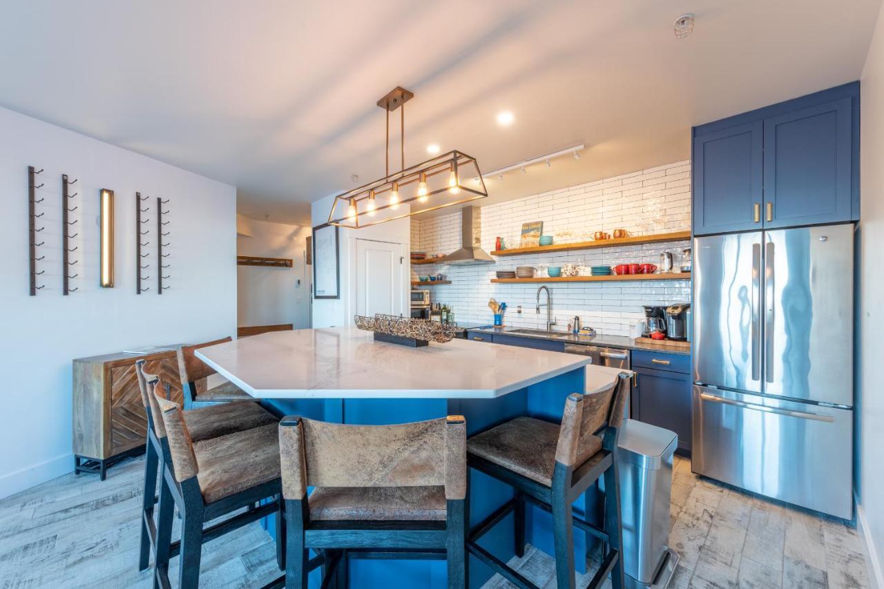 Fully Renovated Ski-In/Out Loft With Private Hot Tub! Golden Eksteriør bilde