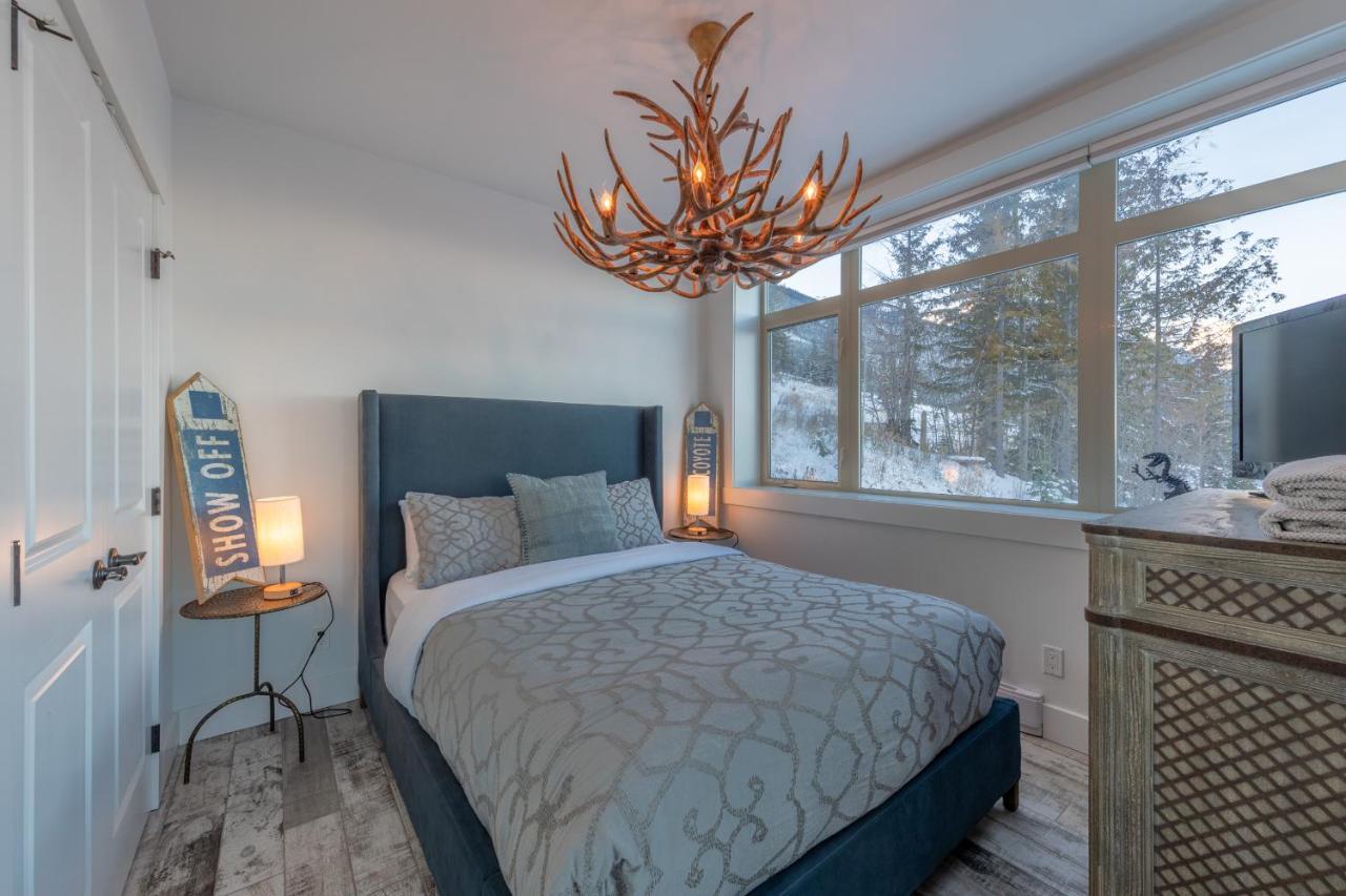 Fully Renovated Ski-In/Out Loft With Private Hot Tub! Golden Eksteriør bilde
